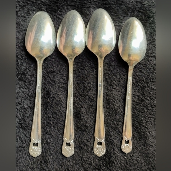 Eternally Yours 3  Teaspoons 1 Youth Spoon 1847 Rogers Vtg Silverplate Flatware - Picture 3 of 5